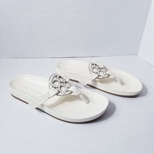 KELLY & KATIE CREAMY WHITE SANDALS WITH DECORATIVE EMBLEM SIZE 6.5